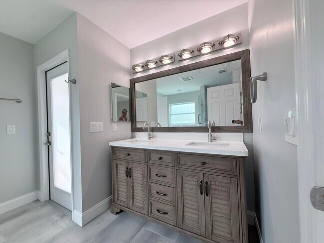 Building Photo - 3786 Sierra Dr