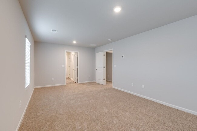 Building Photo - COMING SOON - Beautiful Fountain Inn home!  RARE FIND – Spacious 5 Bedroom Home with 1 Month FREE...