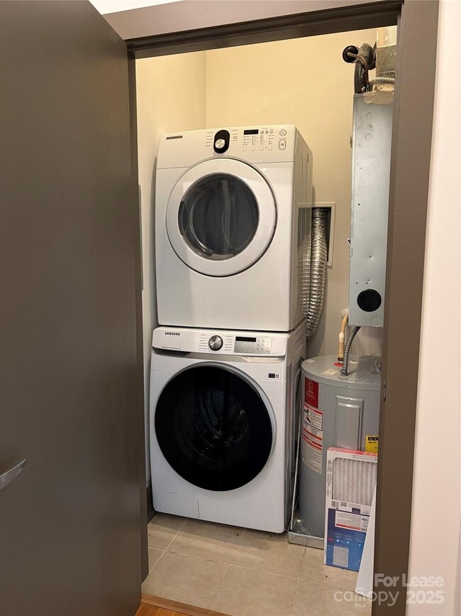 Building Photo - 2200 Lyndhurst Ave