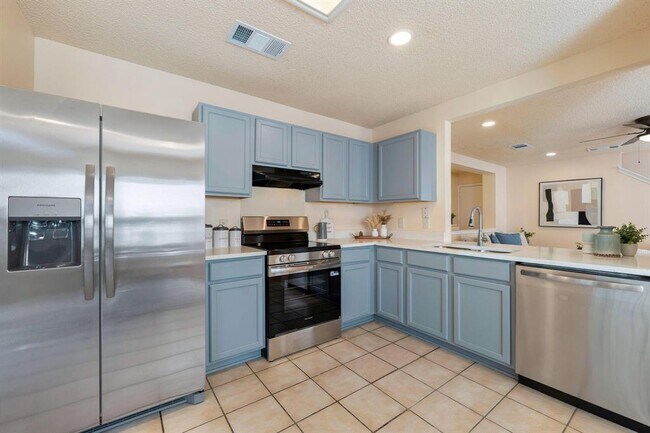 Building Photo - 2600 Andres Way