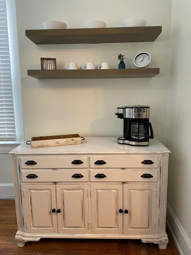 Building Photo - 3729 Maple Park Ave