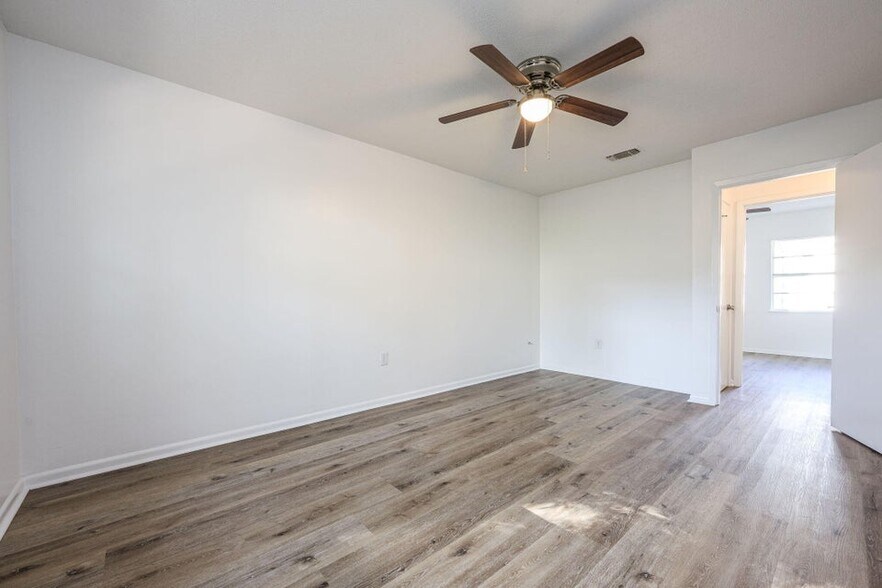 Building Photo - 1013 Holton Ave