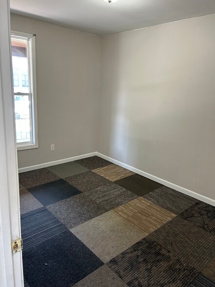 Building Photo - 251 Wildwood Rd