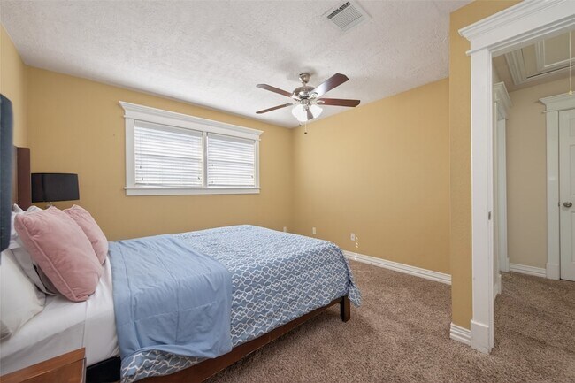 Building Photo - 13703 Templar Ln