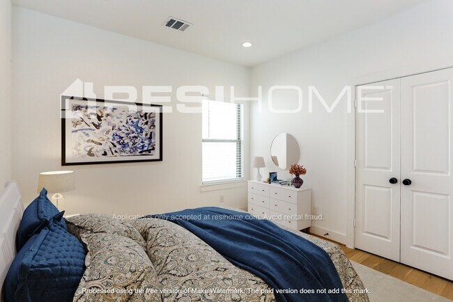 Building Photo - 3048 Truxillo St