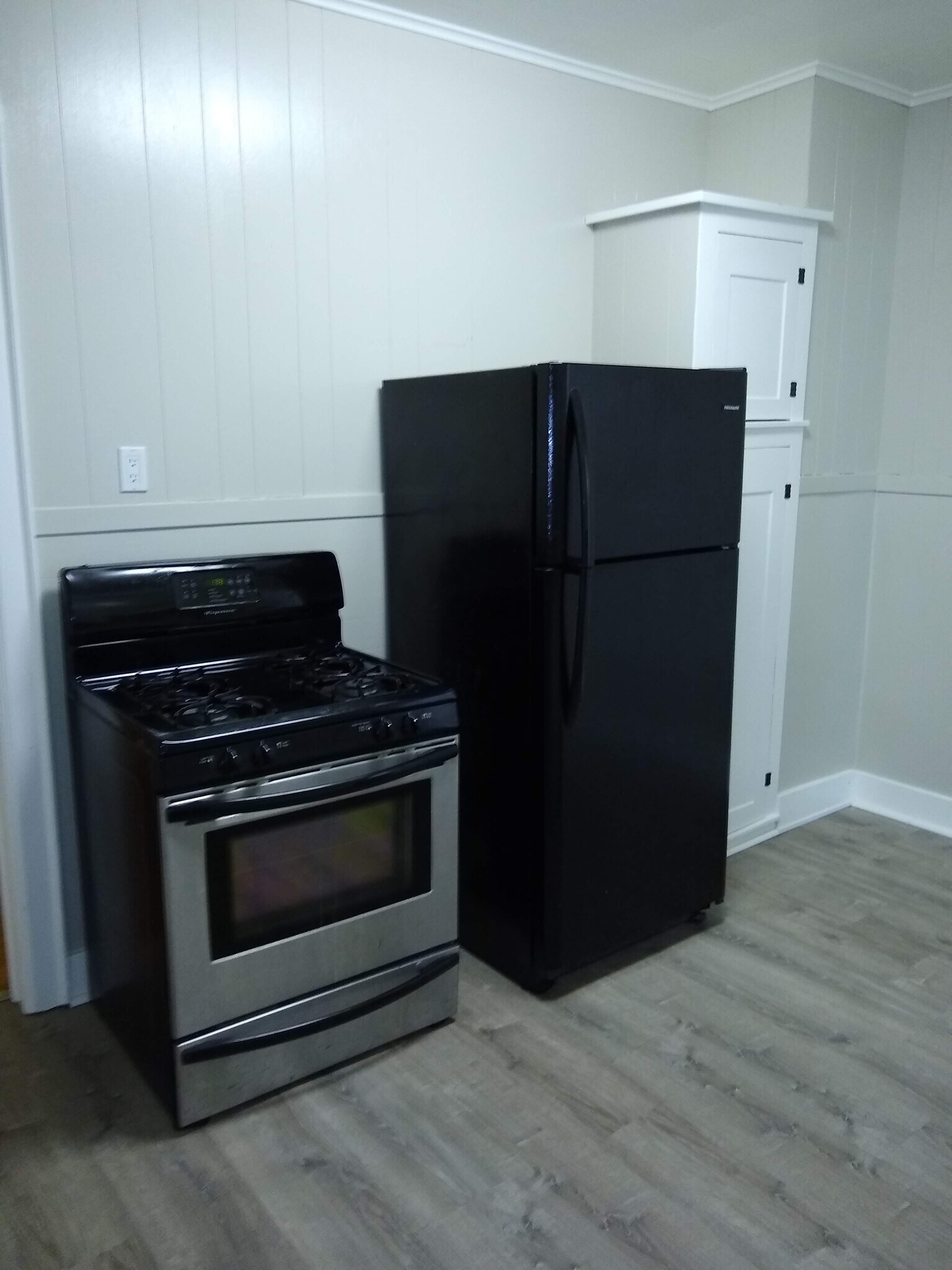 Kitchen - 19 Sheffield Ave