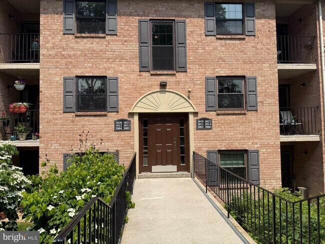 Primary Photo - 3011 Valley Dr
