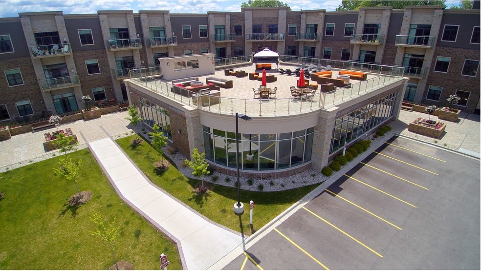 Building Photo - Mequon Reserve