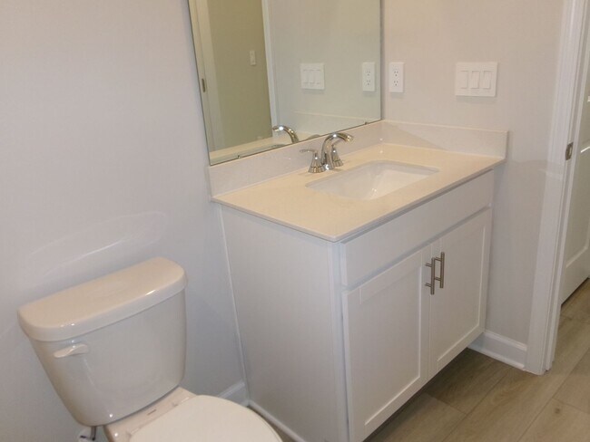 Building Photo - New 5 bedroom, 3 bath home in Clear Pond with pond view