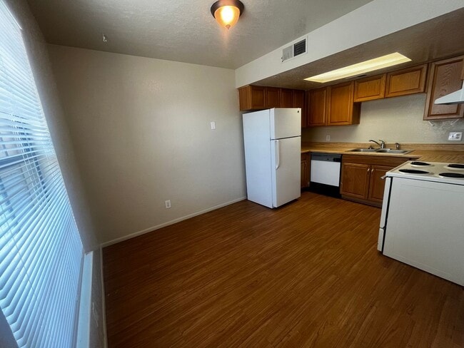 Building Photo - Nice 2 Bedroom 1 Bathroom Apartment in Rio...