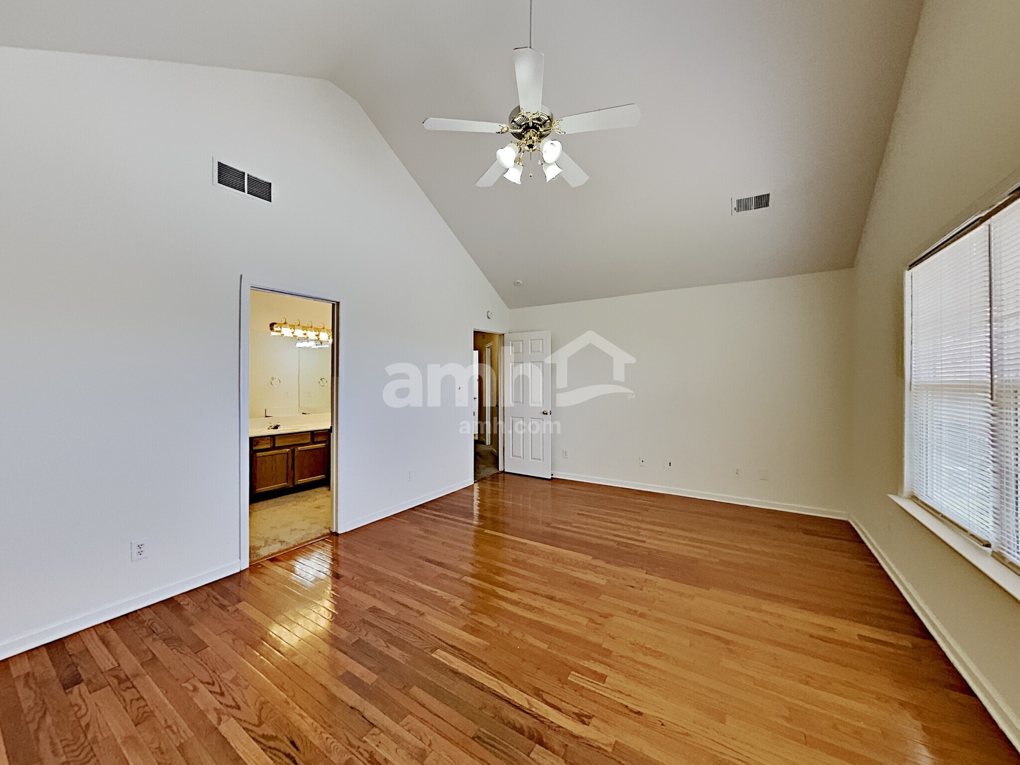 Building Photo - 710 Bob White Ct
