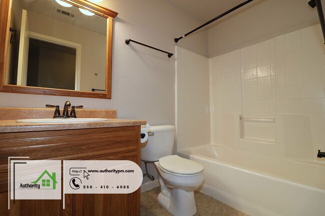 Building Photo - 1883 Yahi Ln