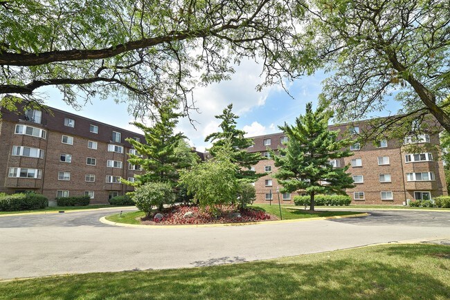 Primary Photo - 220 S Roselle Rd