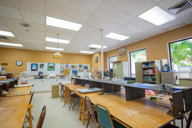 Building Photo - 154 Upminster G