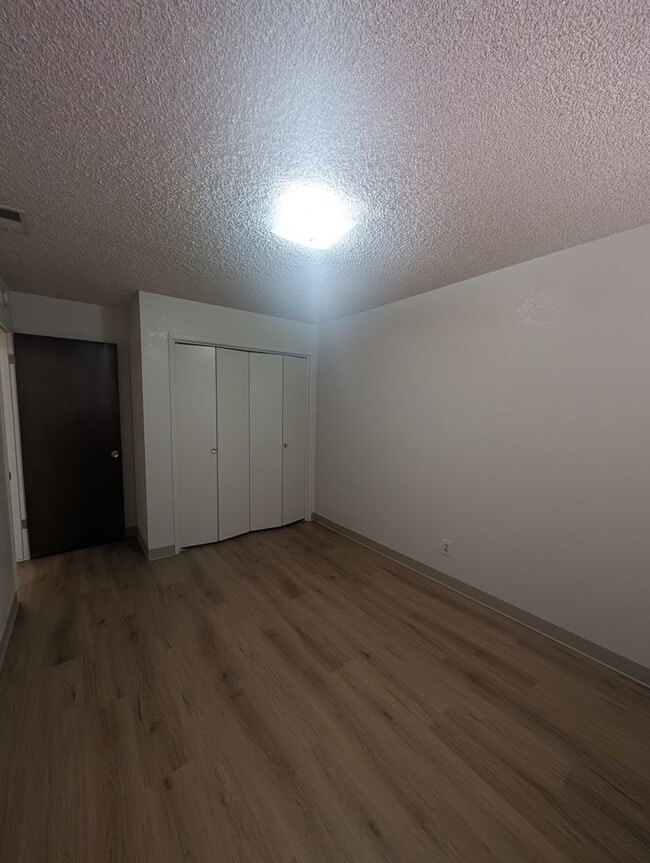 Building Photo - Charming 2-bedroom, 1 bath duplex