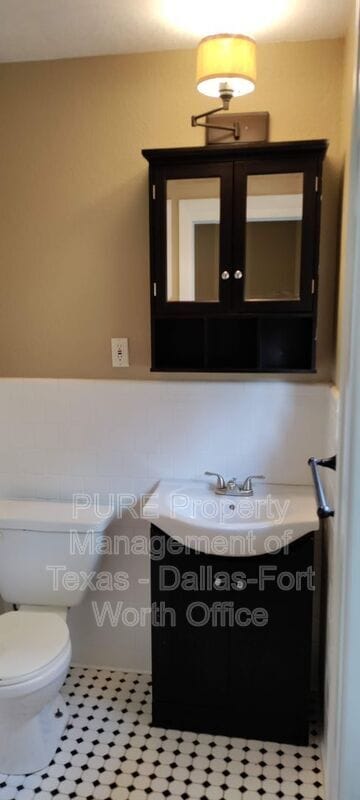 Building Photo - 1607 Briarwood Blvd