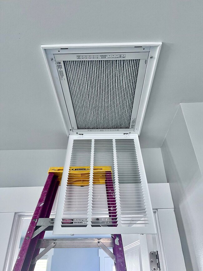 Building Photo - Prestigious 4 Bedroom Home on the Crystal ...