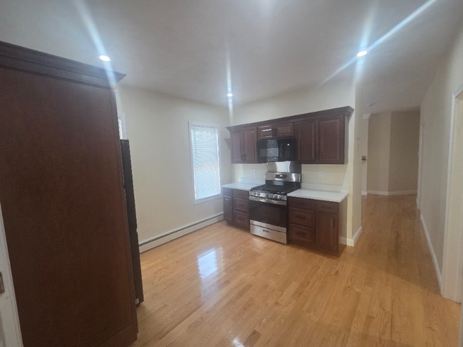 Building Photo - 25 Brookside Ave