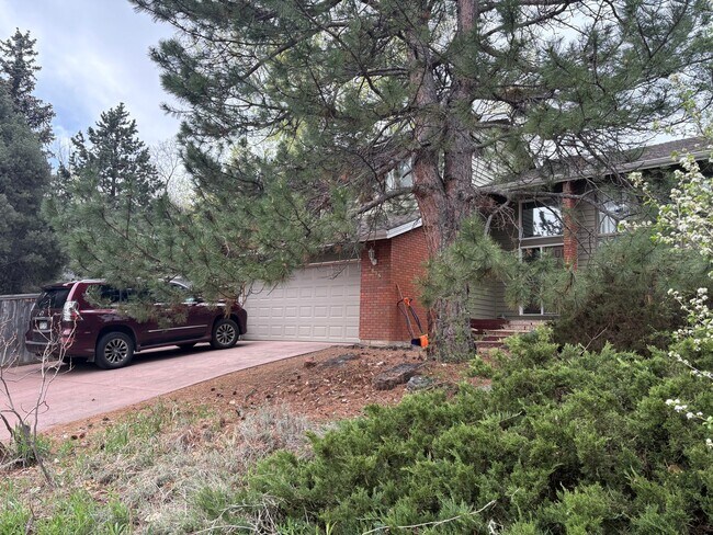 Building Photo - 4 Bed 2.5 Bath Home in North Boulder With ...