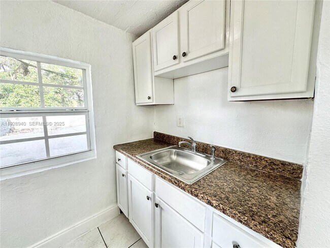 Building Photo - 1278 NW 44th St