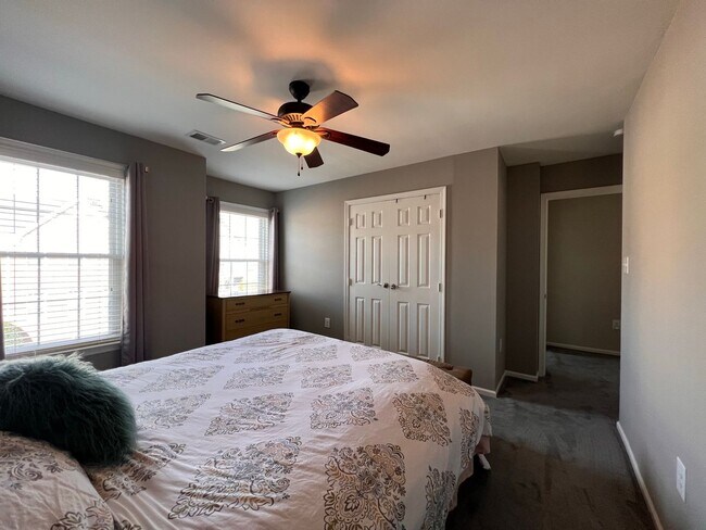 Building Photo - Heart's Desire End Unit Townhome 2700+ SqFt - Lowes Island