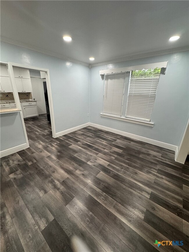 Building Photo - 1705 Holly St