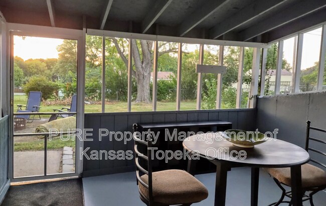 Building Photo - 111 Vista View Ct