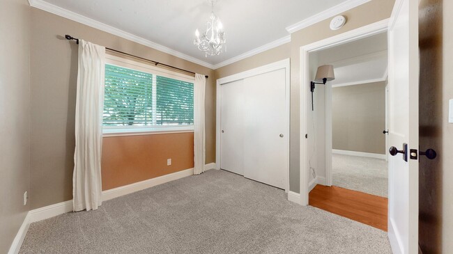 Building Photo - Charming Cottage Home In Central Redwood City - 3D Tour