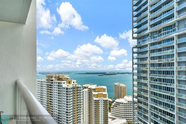 Building Photo - 475 Brickell Ave