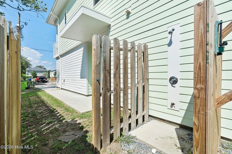 Building Photo - 507 Greenville Ave