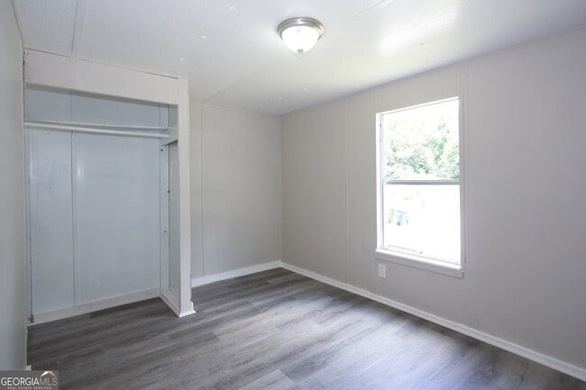 Building Photo - 340 Towler St