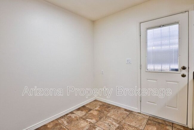 Building Photo - 3934 E Piccadilly Rd