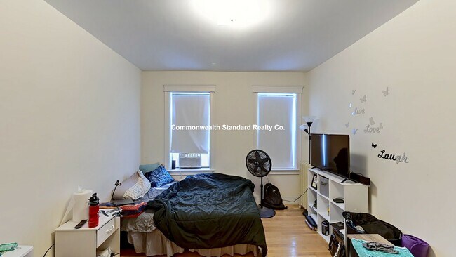 Building Photo - 27 Glenville Ave