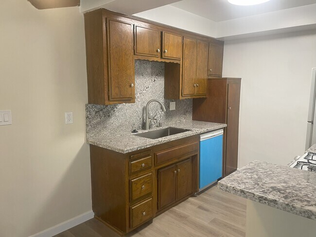 KITCHEN - 519 N Electric Ave