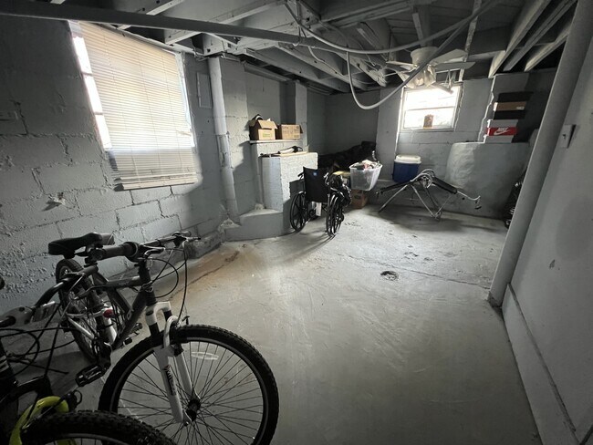 Building Photo - 1932 Portage Ave