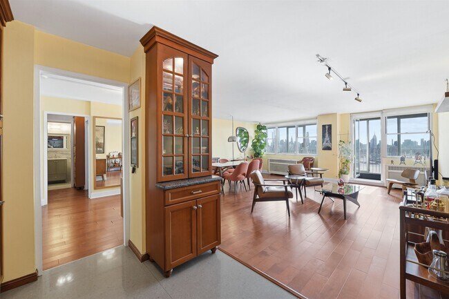 Building Photo - 6040 JFK Blvd E