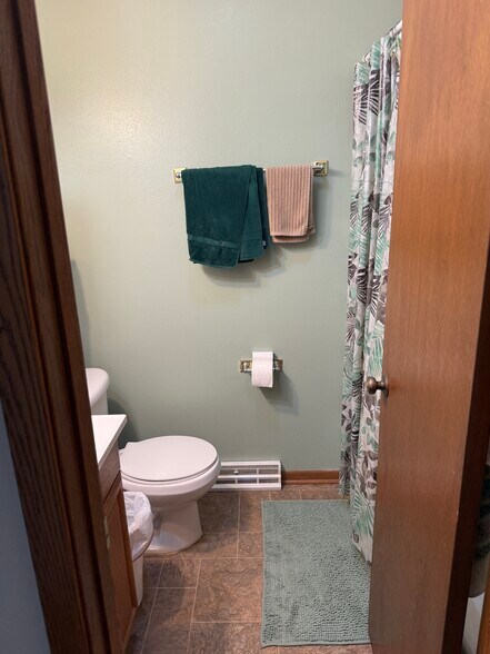 Bathroom - 927 S 76th St