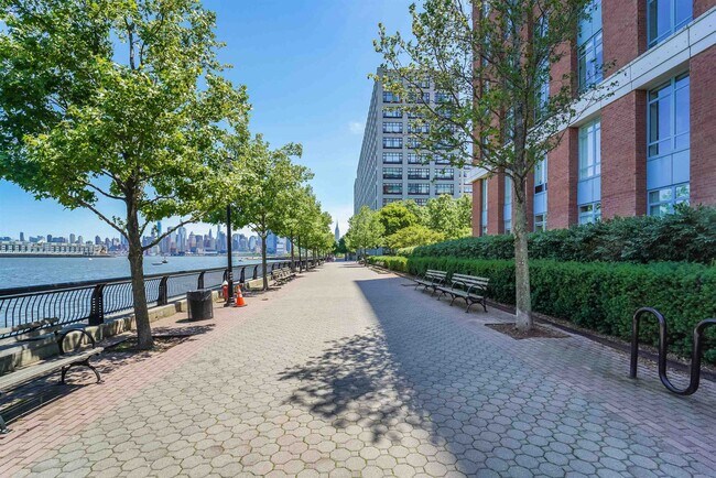Building Photo - 1500 Garden St