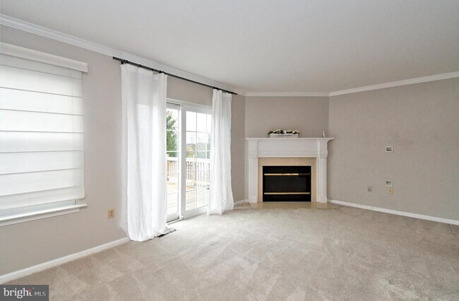 Building Photo - 4258 Red Oak Ct
