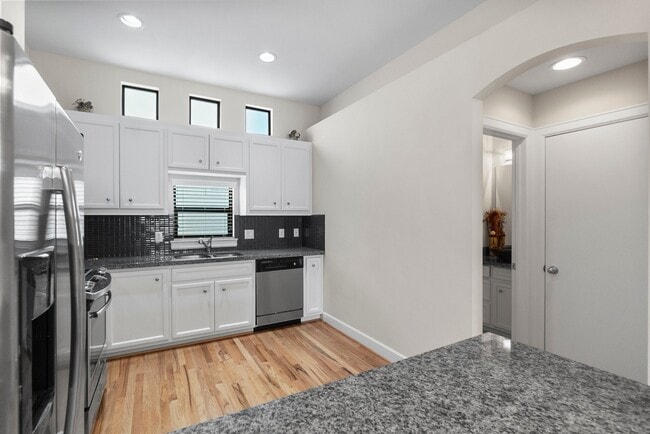 Building Photo - 2710 Hullsmith Dr