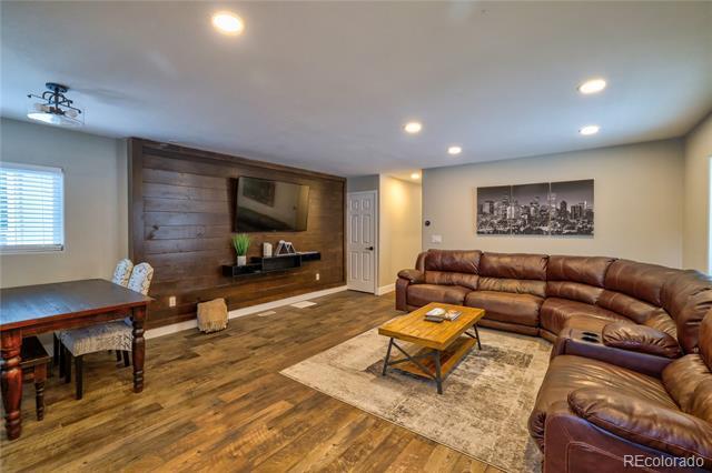 Building Photo - 1354 Lipan St