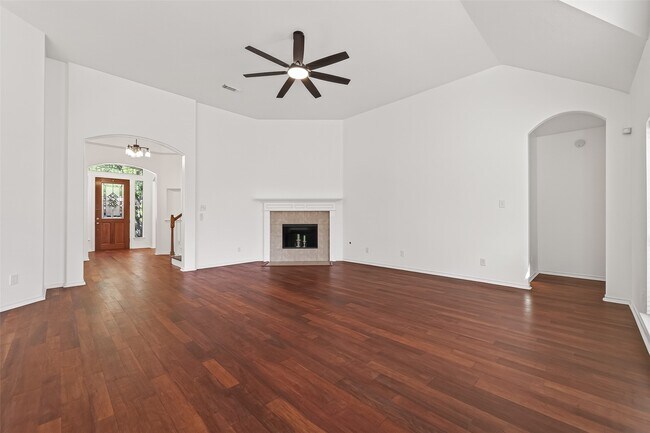 Building Photo - 1015 Longdraw Dr