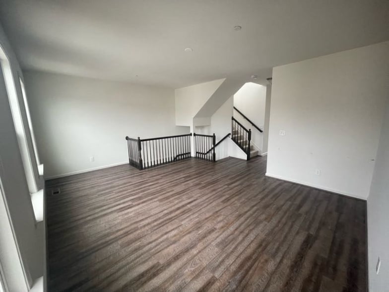 Building Photo - 351 Ashby Commons Dr