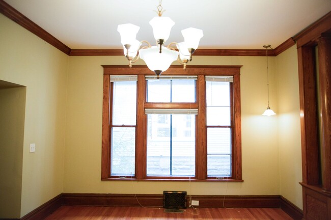 Building Photo - 3021 Knox Ave S