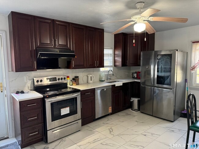 Building Photo - 35 Early Ave