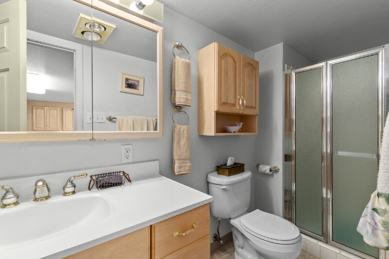 Building Photo - 1204 Avenue E