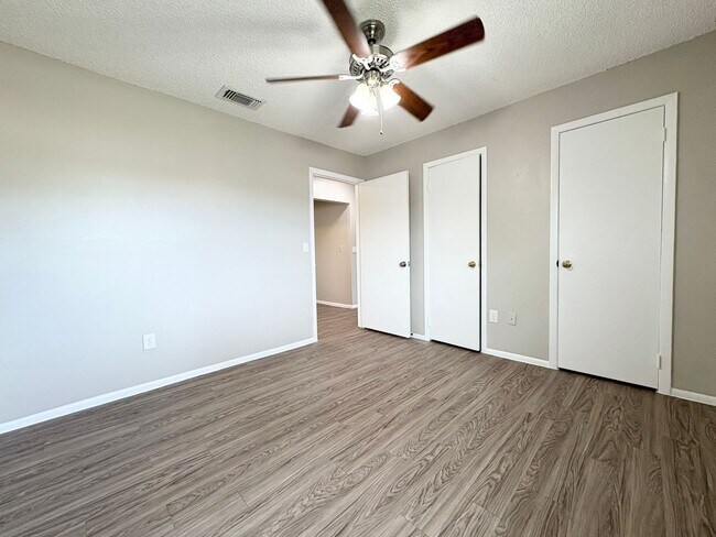 Building Photo - ~ Beautiful 3B/2.5B Lake Mary Home ~ Carpe...