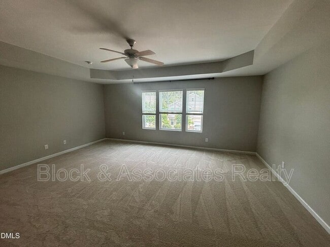 Building Photo - 4 White Spruce Ct