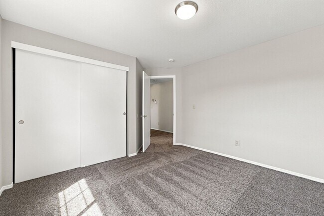 Building Photo - 15600 NE Noble St