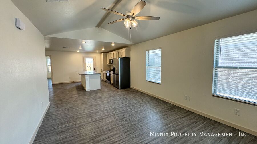 Building Photo - 8009 Date Ave